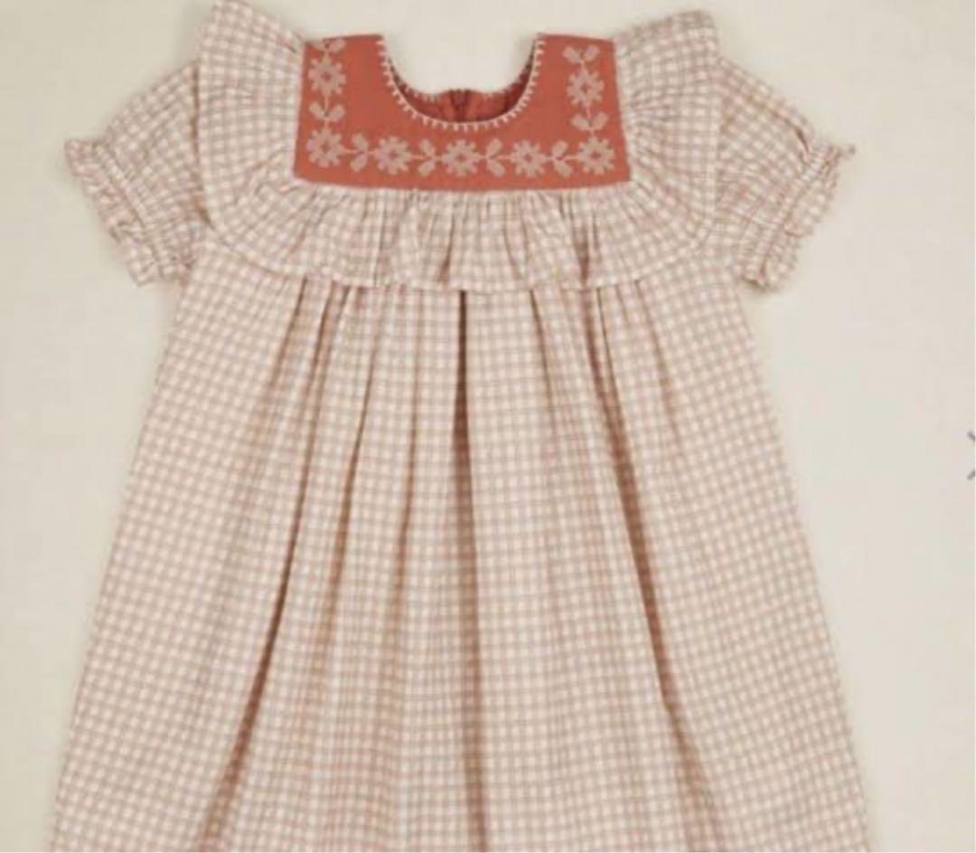 美品♡Apolinaワンピース　7-9Y
