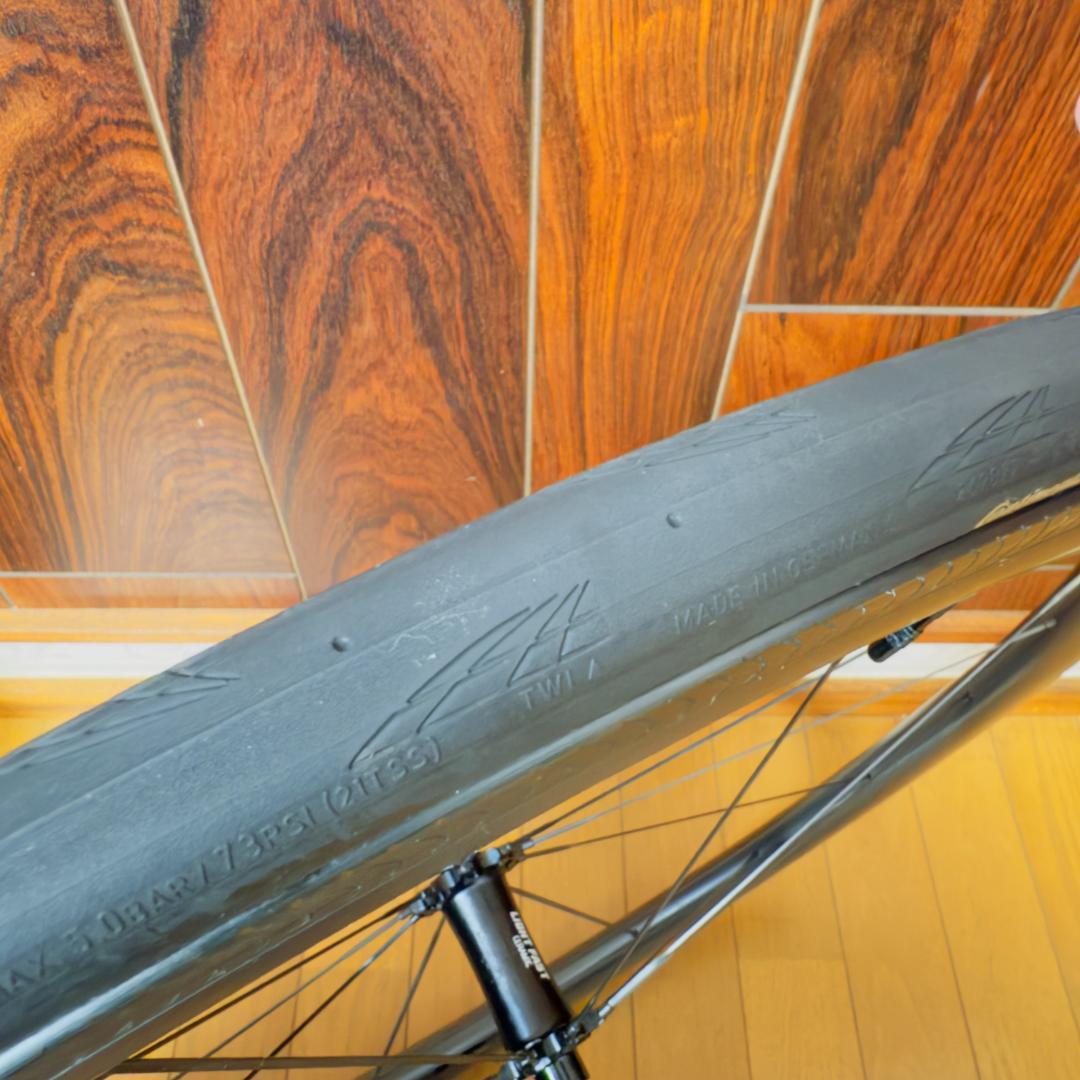 LightFastカーボンホイールCSB リムブレーキ GP5000タイヤセット目立った傷や汚れなし BRIGHTFACE_UK