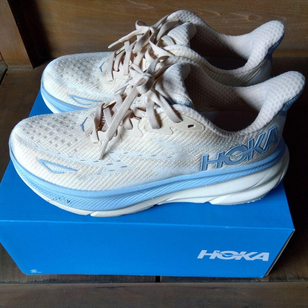 HOKA W CLIFTON 9 23.5cm オフホワイト