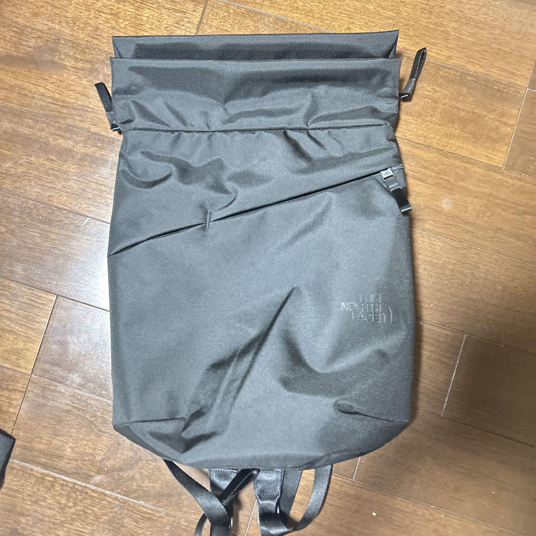 THE NORTH FACE ブラック リュック　オシャレ