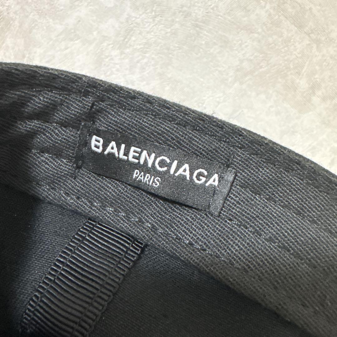 BALENCIAGA 黒キャップ
