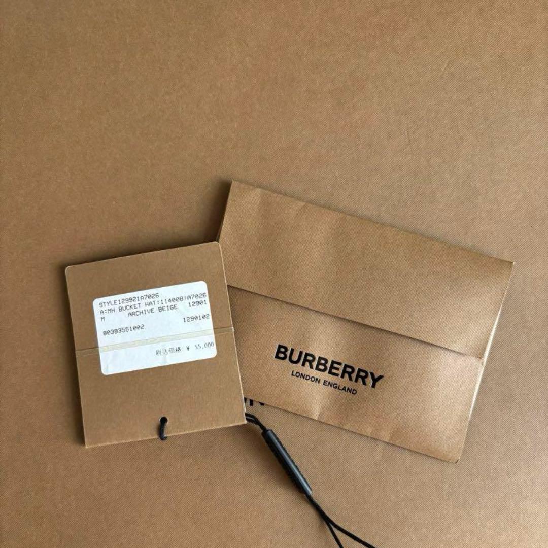 バーバリー 定価55000円 リバーシブルで2way利用できます。 サイズM