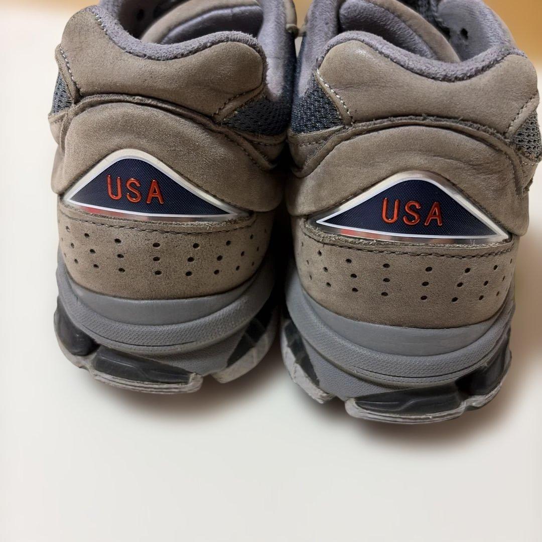 New Balance MR2002CU US8.5 New Balance MR2002CU US8.5