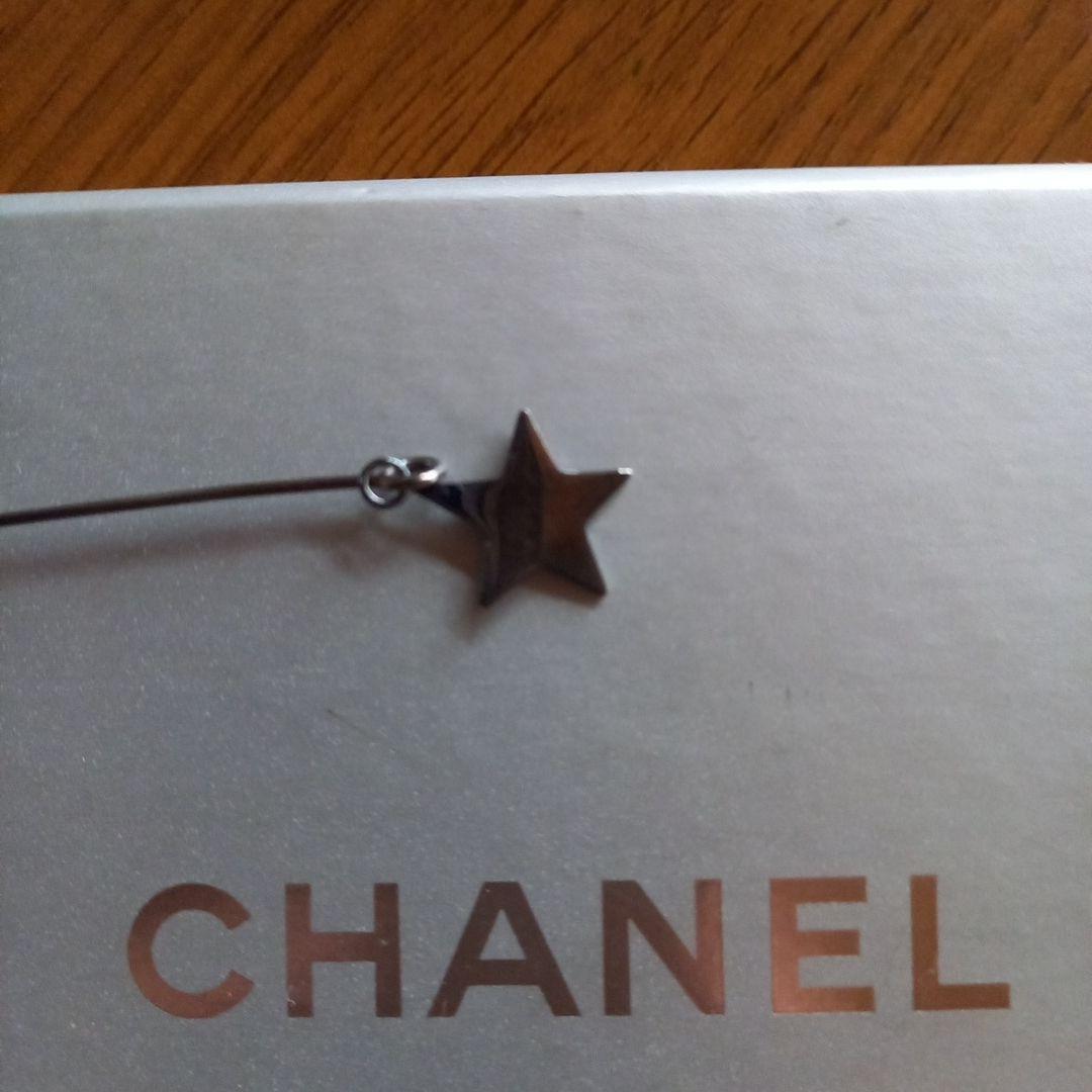CHANEL　ロゴ　スターピアス(片耳)