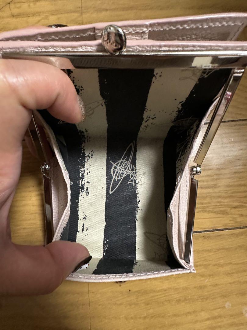 美品　限定カラーピンクヴィヴィアンウエストウッドEXCUTIVE二つ折り財布