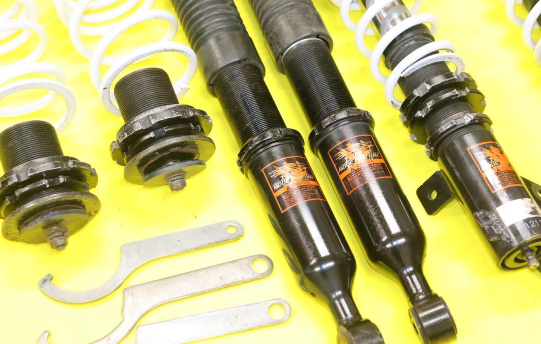 本物の 車高調 ソアラ30系 Jzz31 オイル漏れなし ネジ固着なし フロント2本 サスペンション