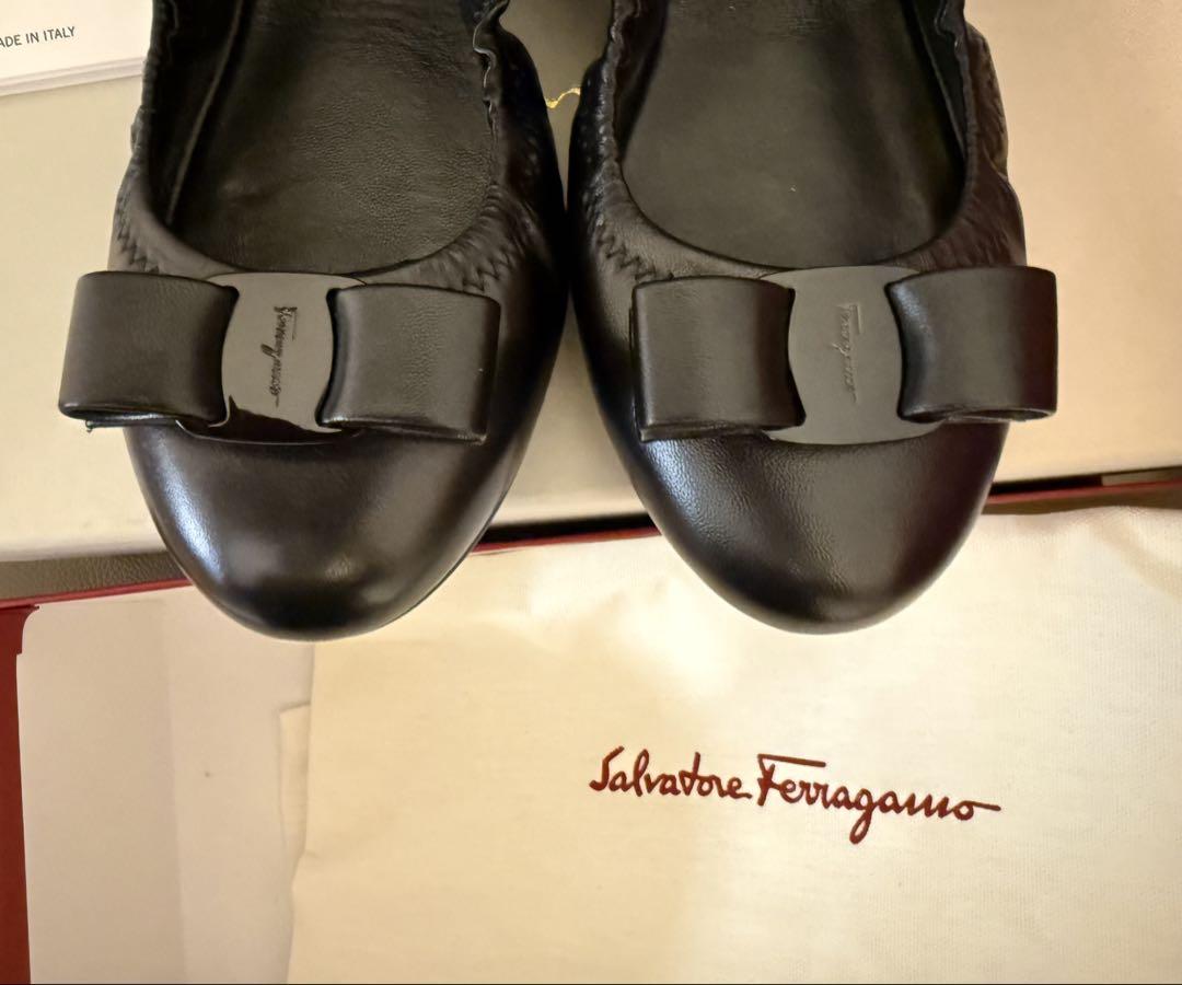 Ferragamo LIZINKA ヴァラリボン バレエ フラットシューズ 黒