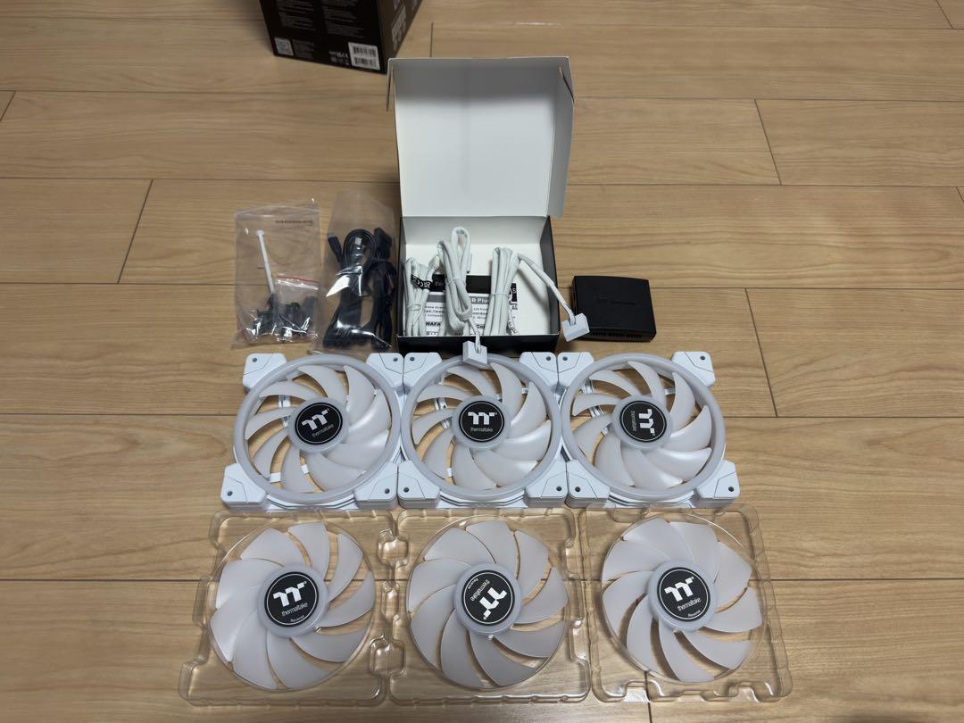 PC用ファン・クーラー Thermaltake SWAFAN EX14 RGB White
