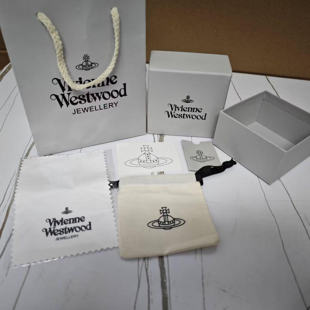 Vivienne Westwood 　星　スター　バスレリーフ　ピアス