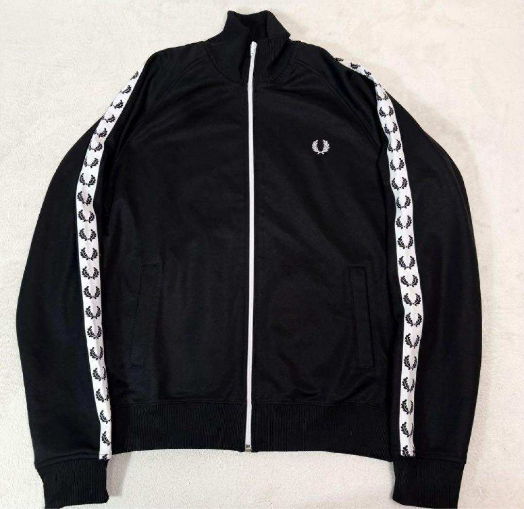 FRED PERRY ブラック ジップアップジャケット M FRED PERRY ブラック ジップアップジャケット - メルカリ