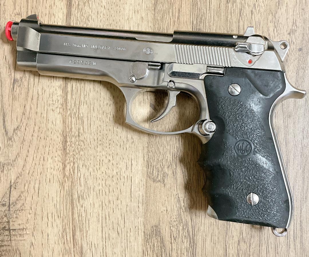 M92F クロームステンレスモデルガン