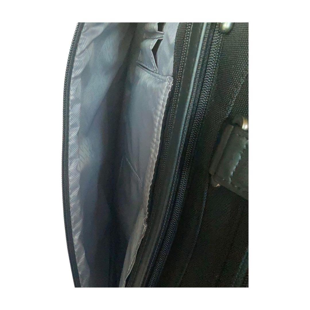 極美品 エース 2wayビジネスショルダーバッグ PC収納可能 大容量 ブラック 極美品 エース 2wayビジネスショルダーバッグ PC収納可能 大容量 ブラック