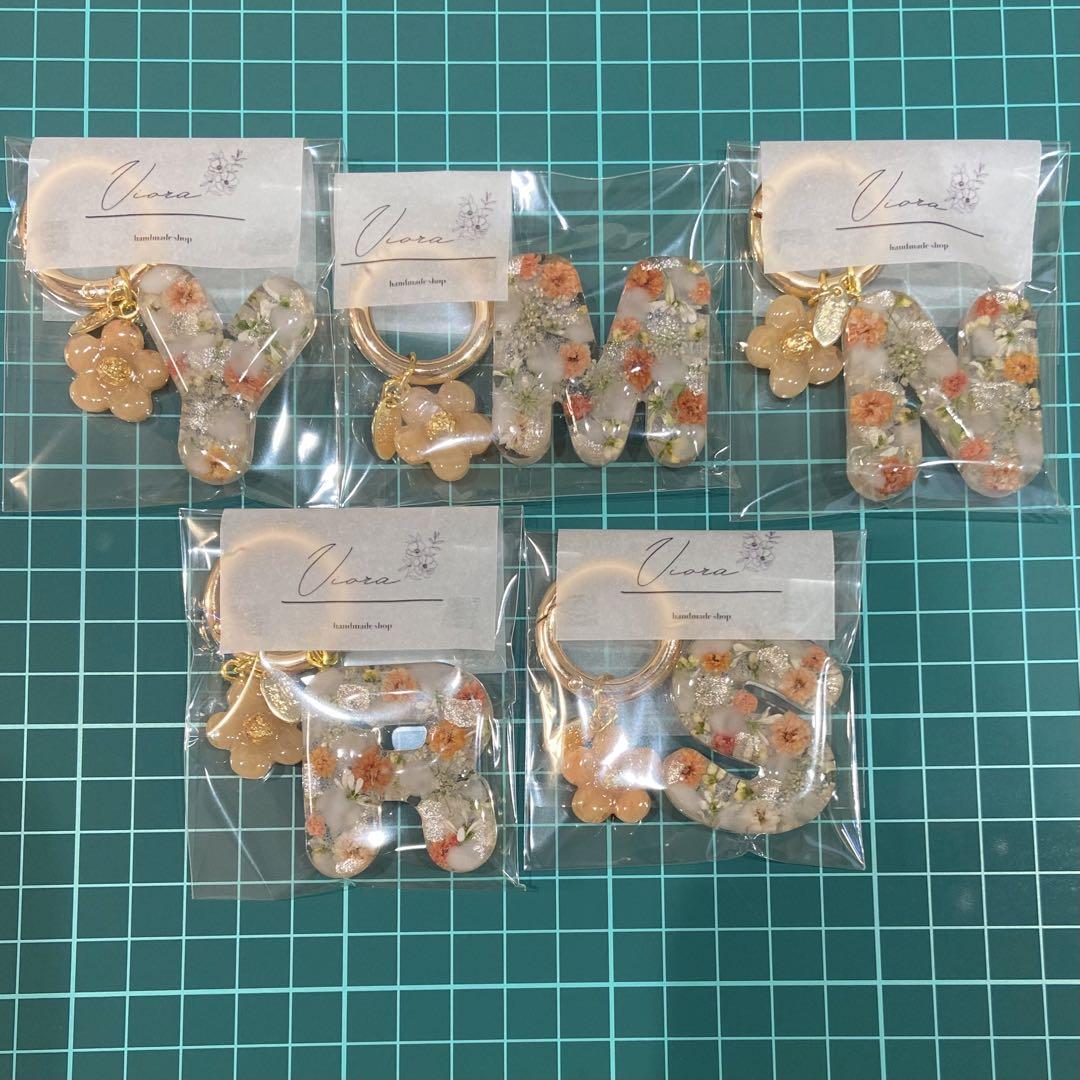 予定 オレンジイニシャルチャームY
