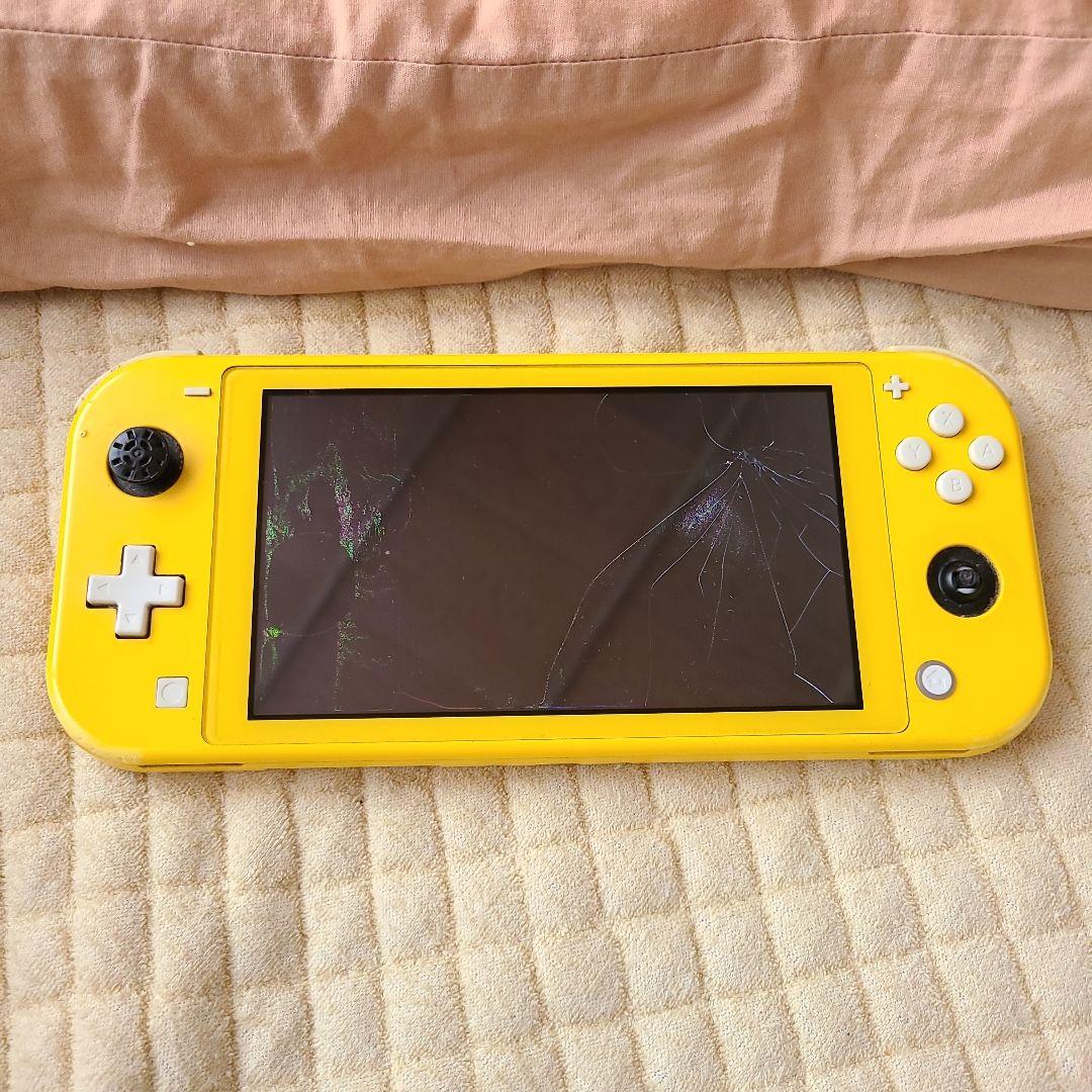 Nintendo Switch　スイッチライト　イエロー　ジャンク品