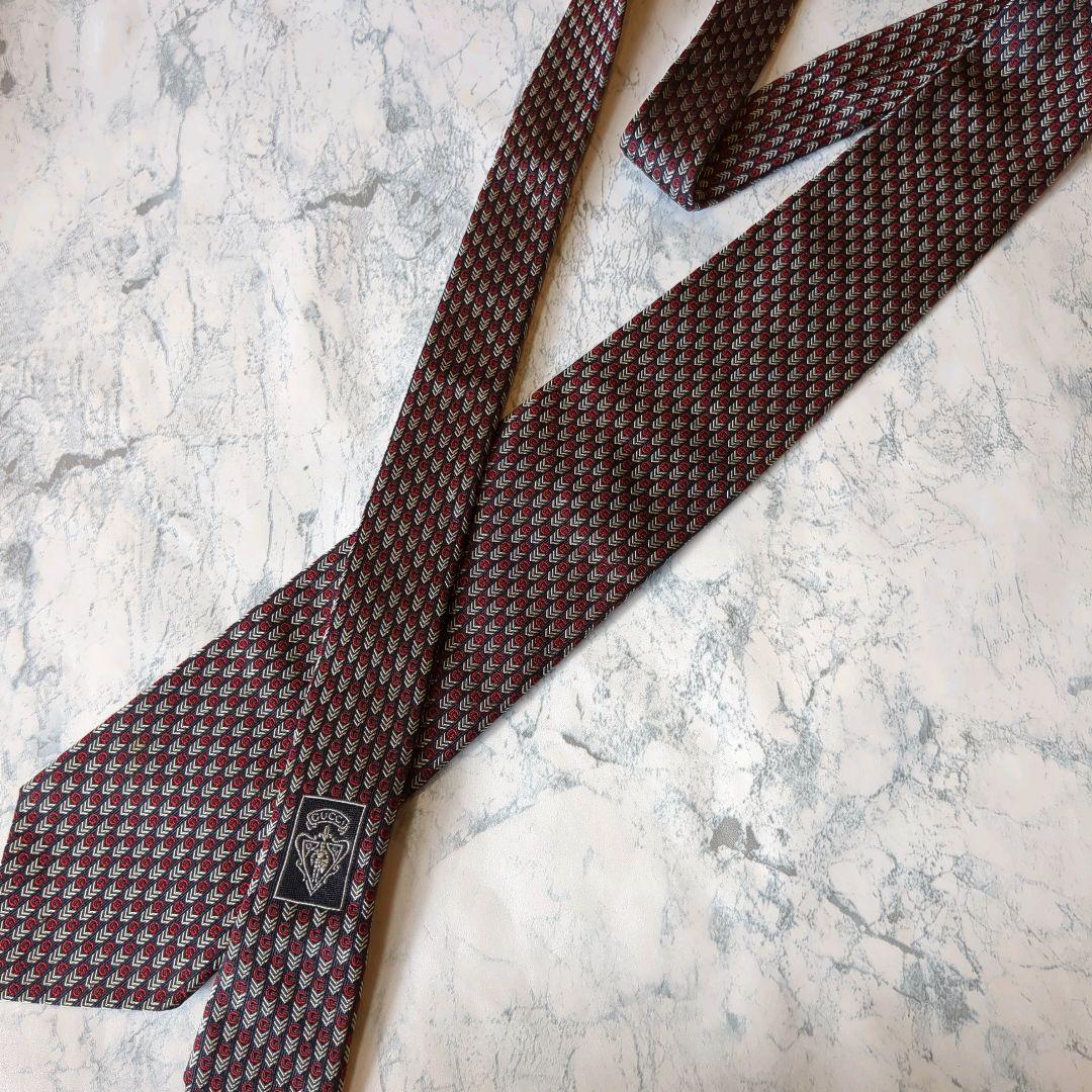 ❉GUCCI❉ネクタイ　Gロゴ　幾何学模様　赤　グレー　ネイビー