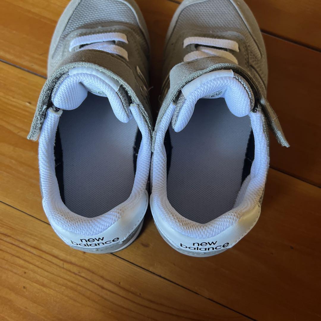 ニューバランス　グレー　adidas スタンスミス　19