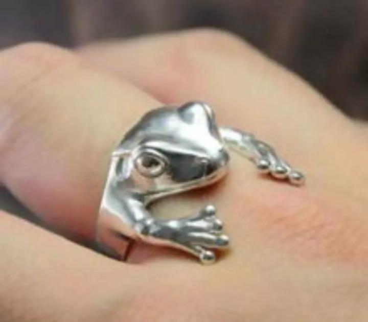 新品、本物、当店在庫だから安心】 残りわずか❤️カエル リング 指輪 フリーサイズ silver 925 幸運 新品、本物、当店在庫だから安心】 残りわずか❤️カエル リング 指輪 フリーサイズ silver 925 幸運