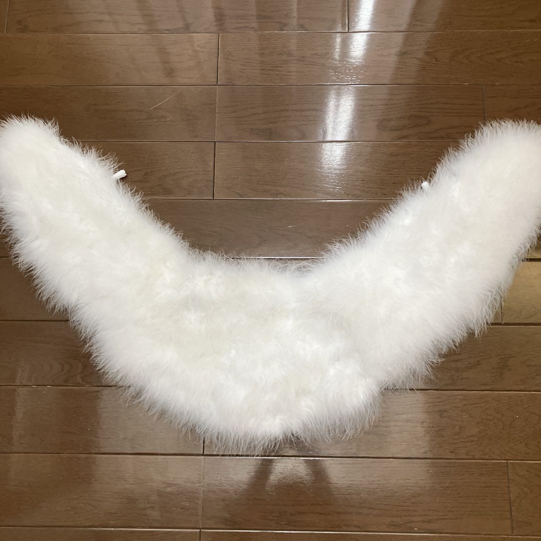 成人用　白いファーとサテンのつけ襟