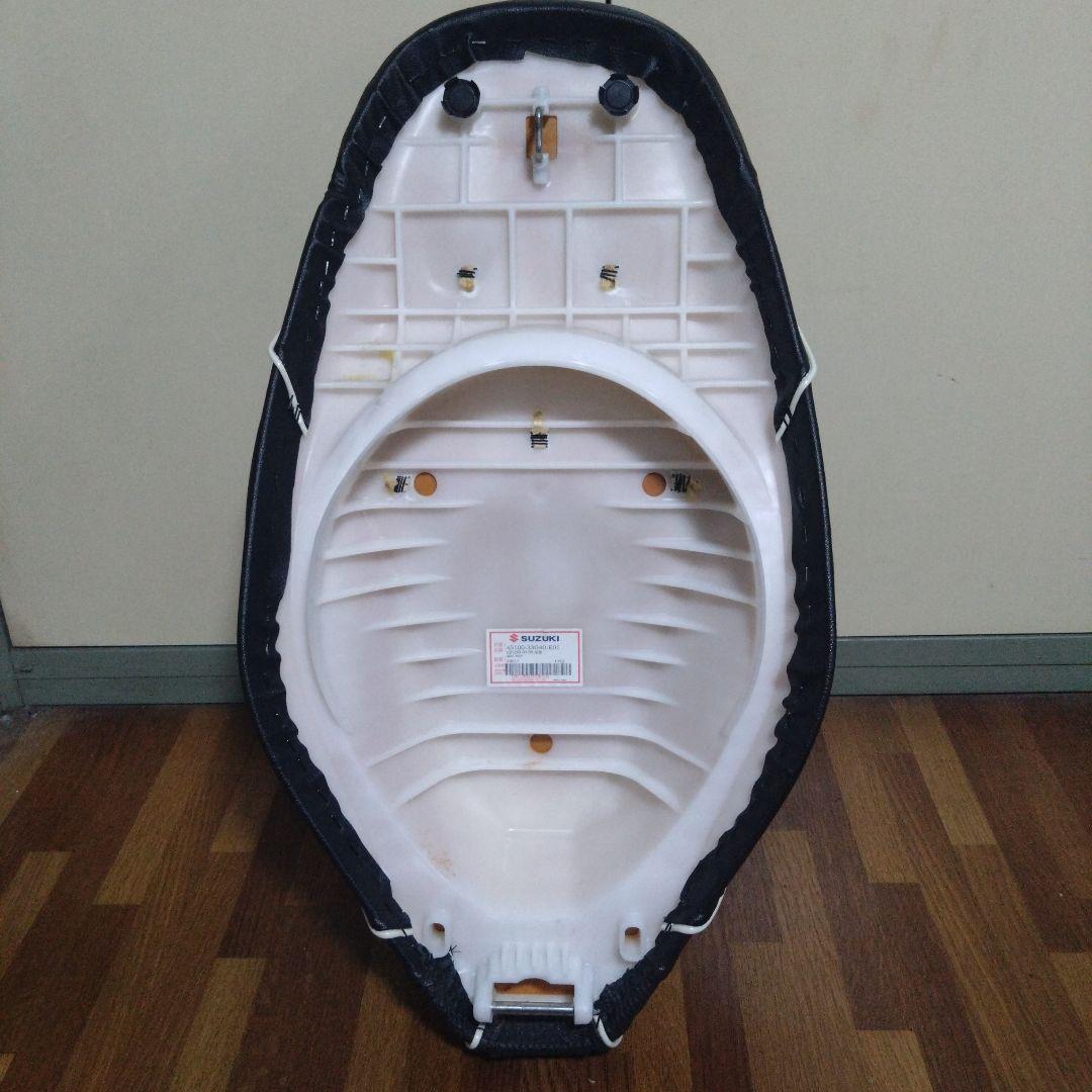 アドレスV125g パイピングタンデムシート（白）