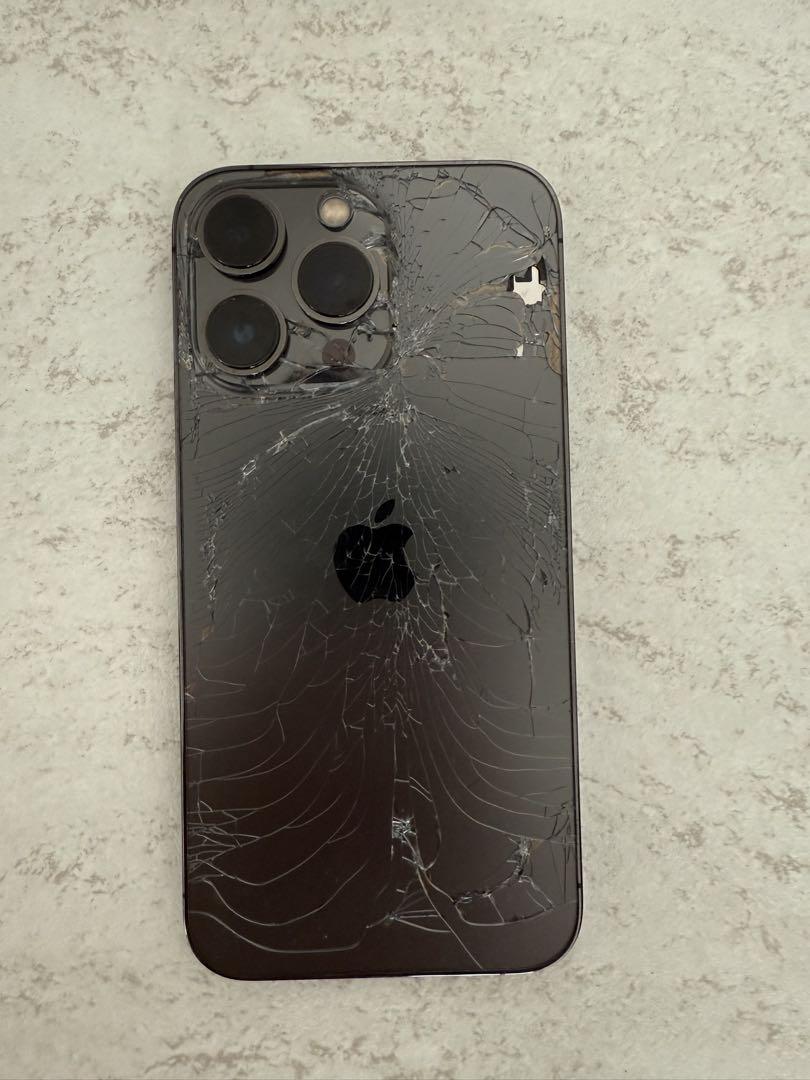 iPhone 13 Pro グラファイト 背面ひび割れ