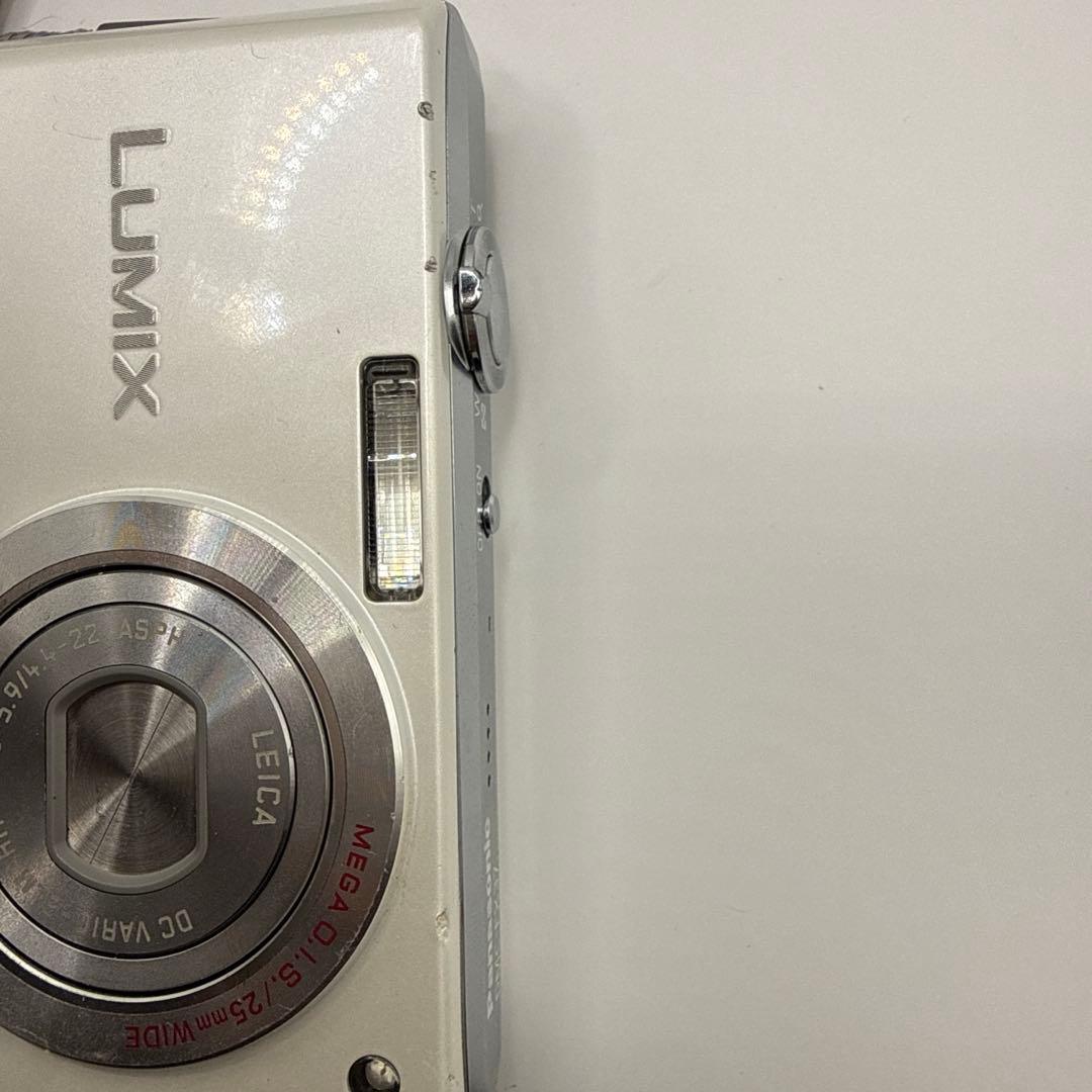 Panasonic LUMIX FX37 ホワイト デジタルカメラ Panasonic Lumix DMC-FX37 Digital Camera (White) DMC-FX37W B&H