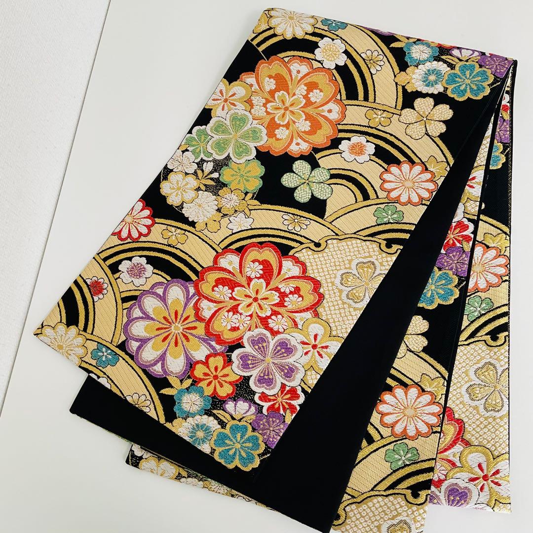 袋帯 振袖用袋帯No. 138 六通 黒系 金 桜 梅 雪輪 青海波目立った傷や汚れなし