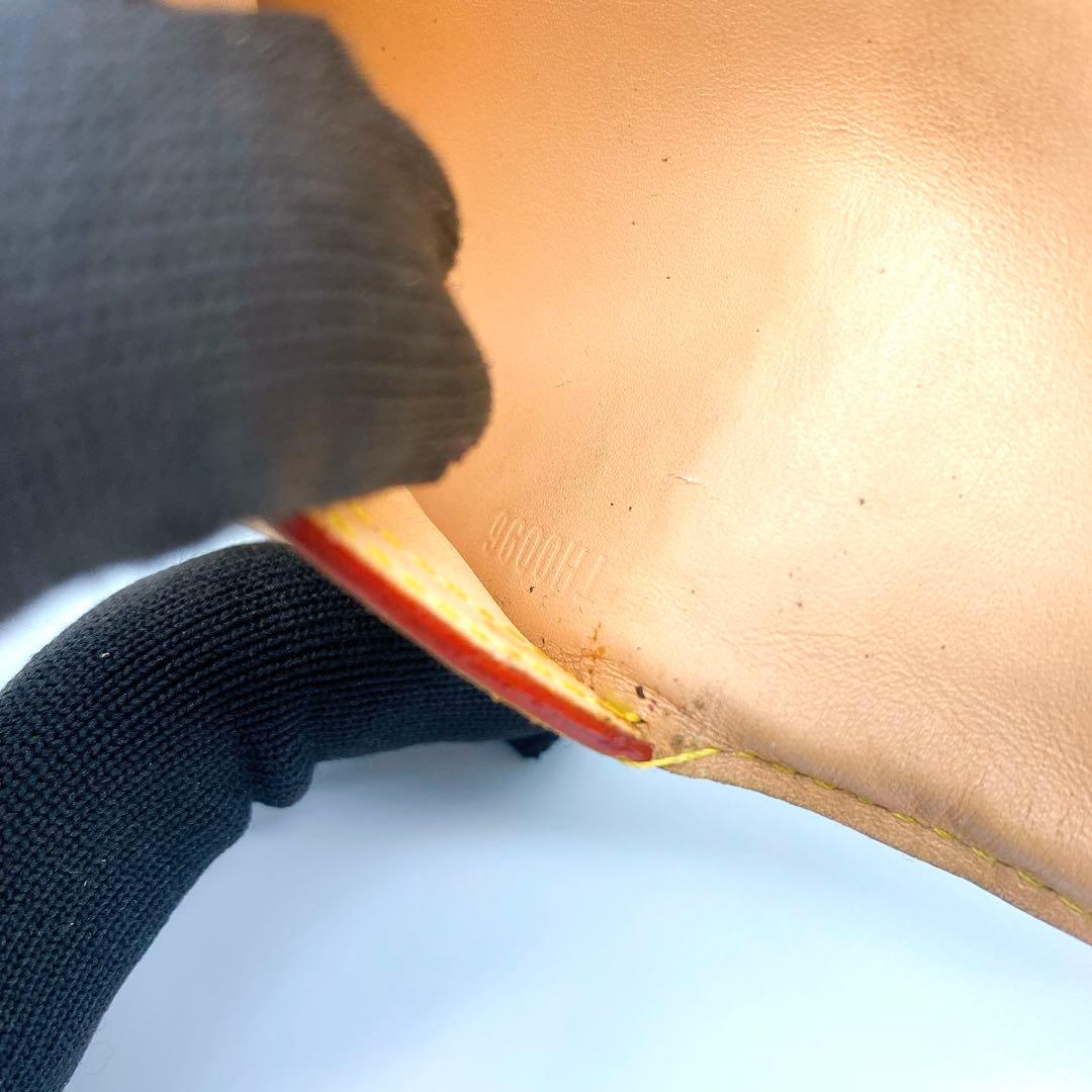 ルイヴィトン マルチカラー ポルトトレゾール インターナショナル 長財布 白