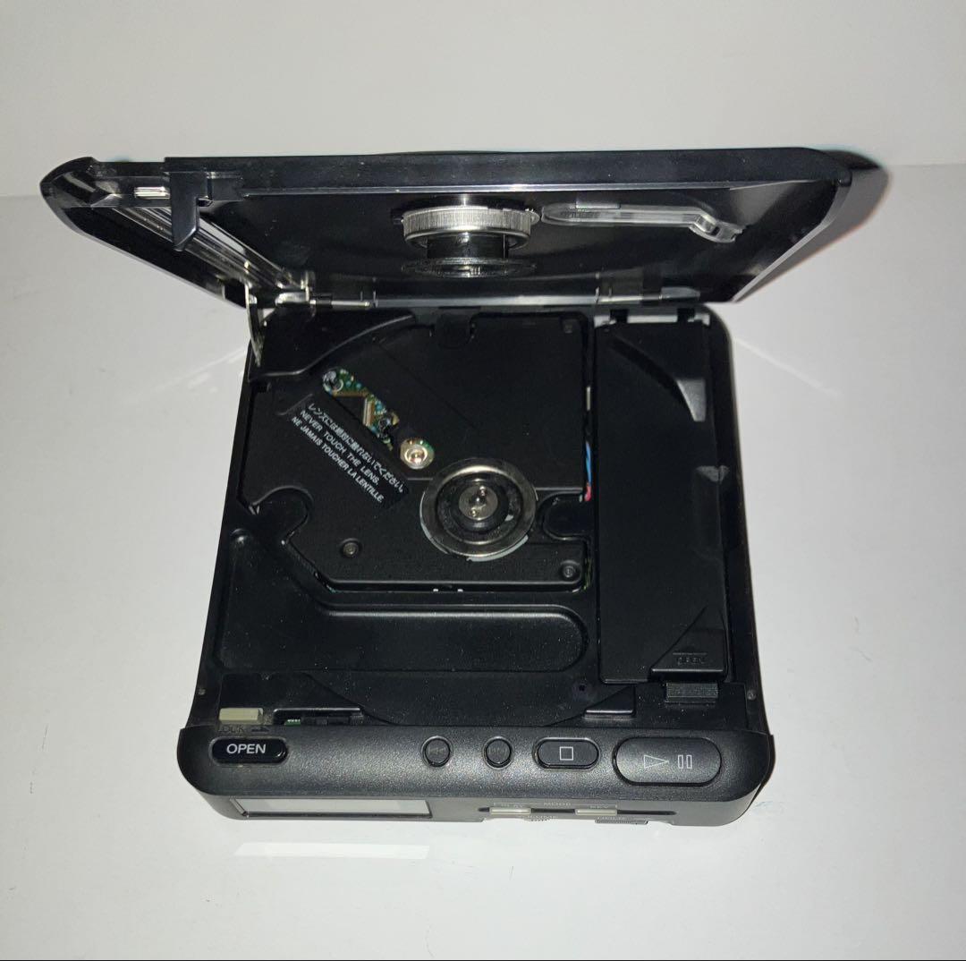 ポータブルプレーヤー SONY Discman D-20 COMPACT DISC PLAYER 卓上オーディオ (Tabletop Audio): ポータブルCDプレイヤー(SONY