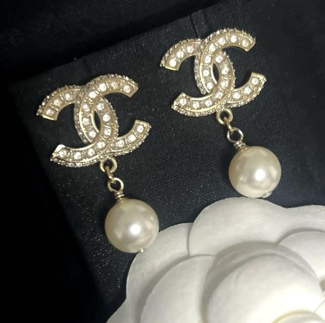美品　CHANEL パールピアス 新品未使用 CHANEL パールピアス - メルカリ