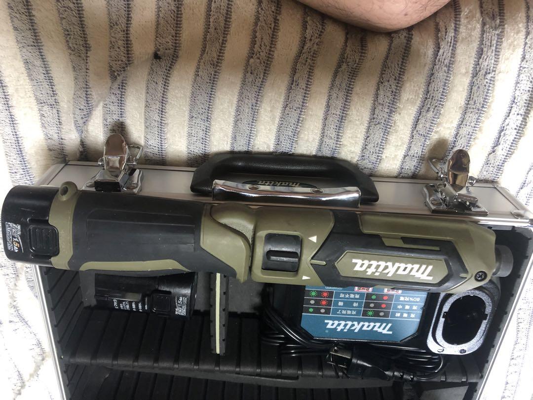 卍 Makita