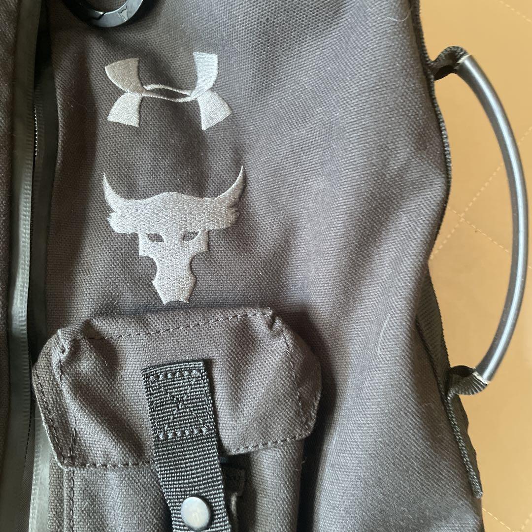 Under Armour ブラックバックパック IRON PARADISE Under Armour ブラックバックパック IRON PARADISE