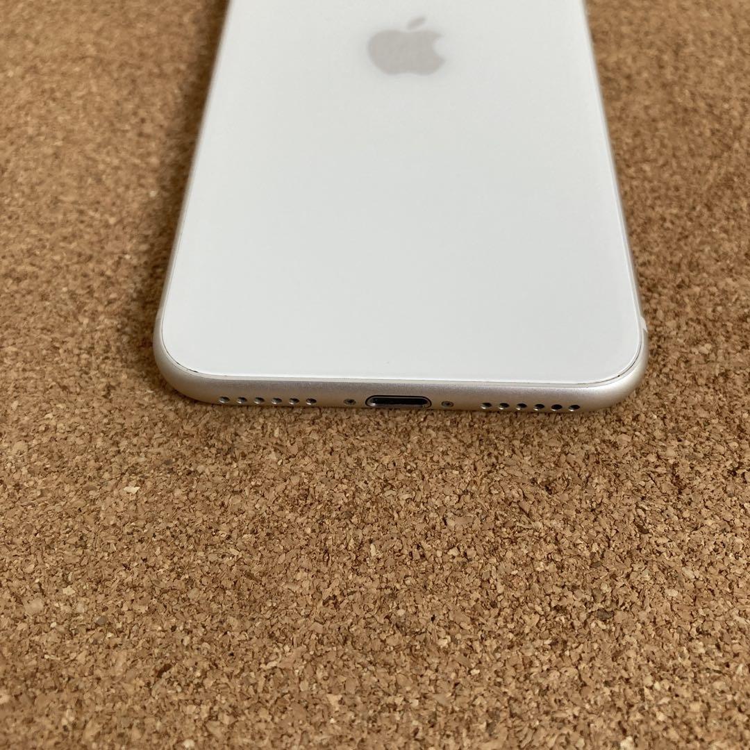 2200【早い者勝ち】美品☆電池新品☆iPhoneSE3 64GB SIMフリー