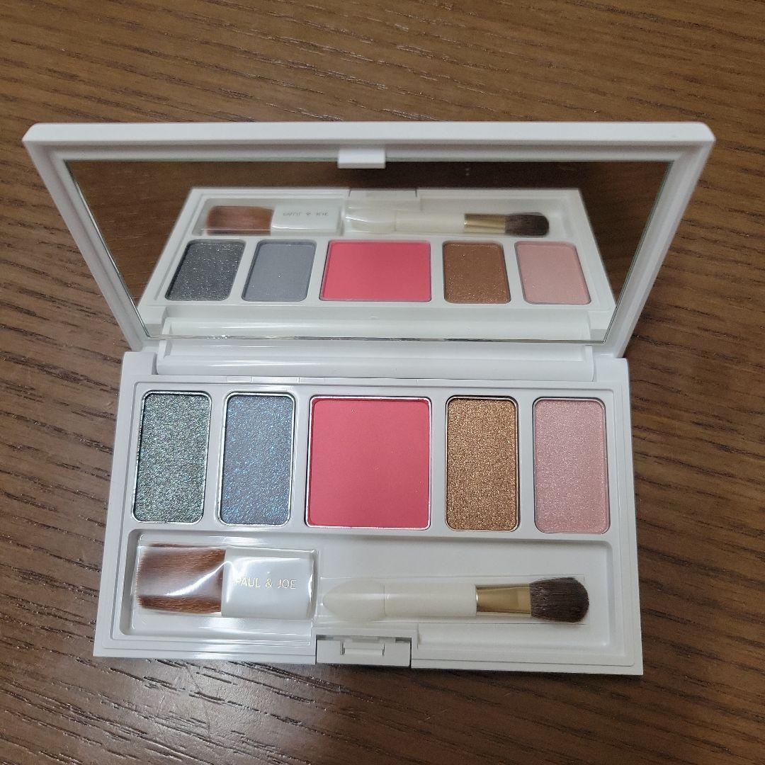 新品・未使用！　ＰＡＵＬ＆ＪＯＥ ＣＯＬＯＲ ＰＡＬＥＴＴＥ ００２＋ブラシ１本 ポール&ジョーメイクアップパレット002 限定色、未使用 - メルカリ