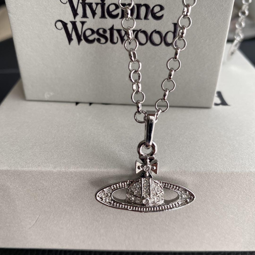 ミニバスレリーフ　オーブネックレス　Vivienne Westwood