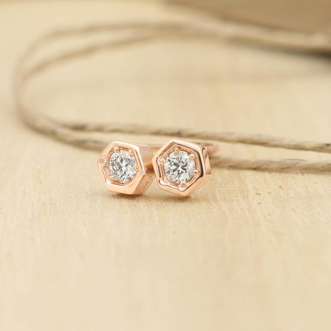 入荷now 買えない 大】ハニカムデザインにキラリと輝くダイヤモンド ピアス K10PG アクセサリー
