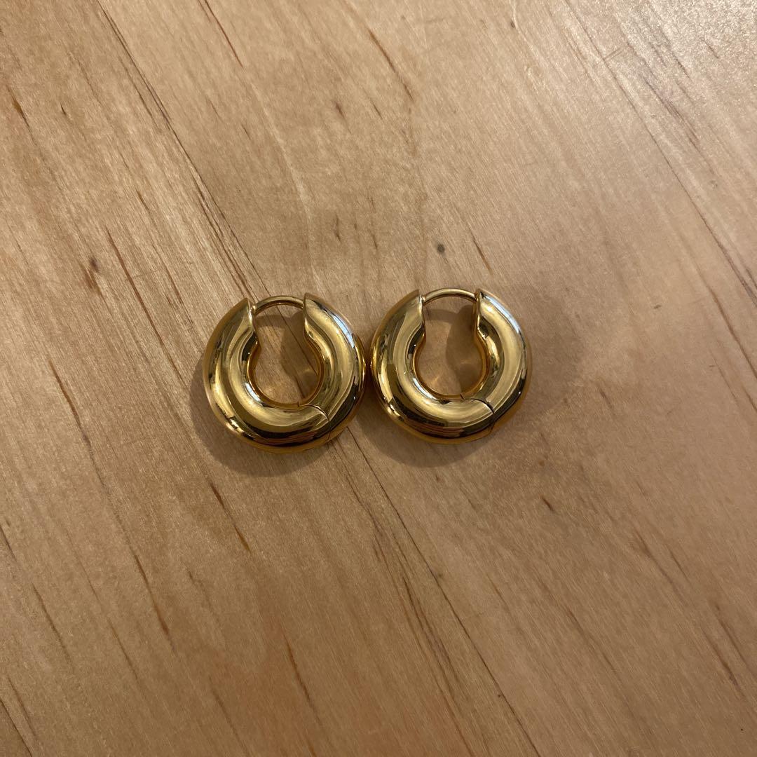 トムウッド Tomwood チャンキーフープピアス　ゴールド
