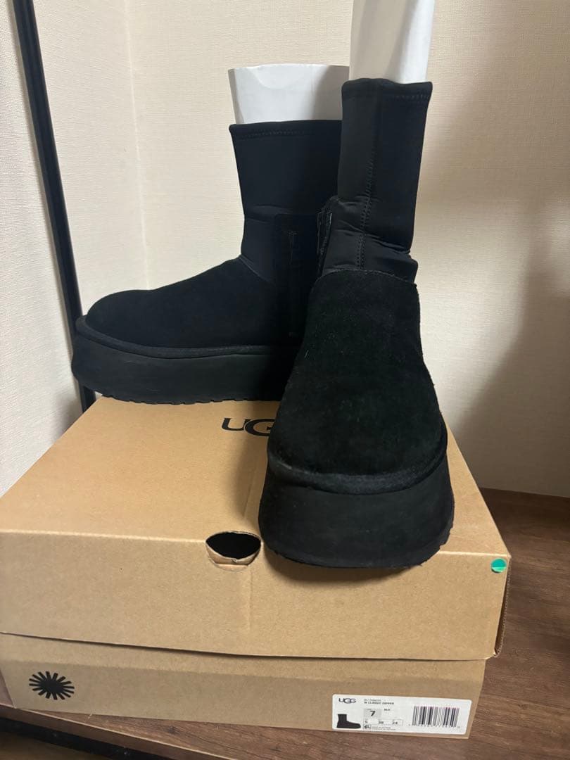 クラシックティッパーブーツ ブラック24cm・UGG