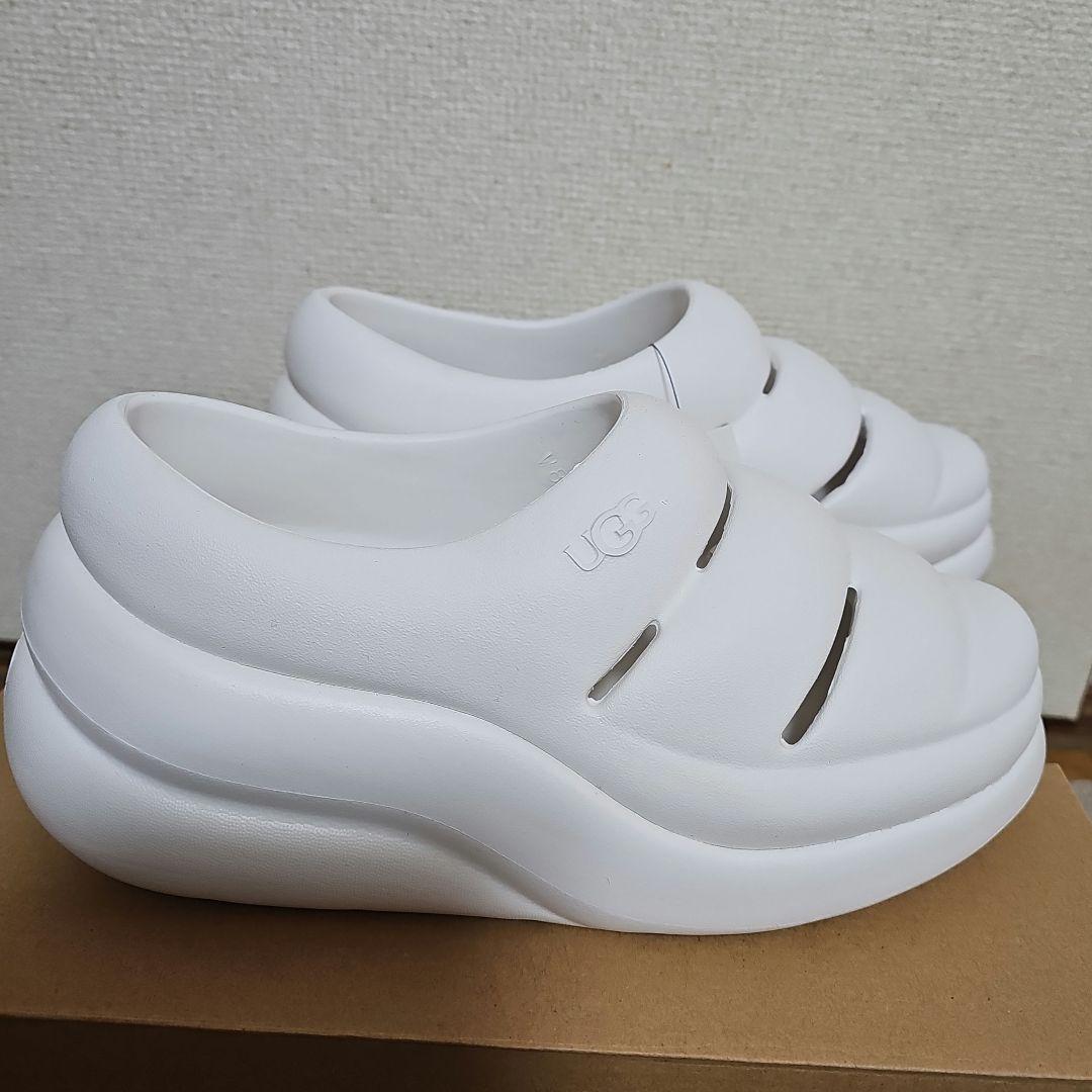 UGG 厚底サンダル スポートイヤークロッグ