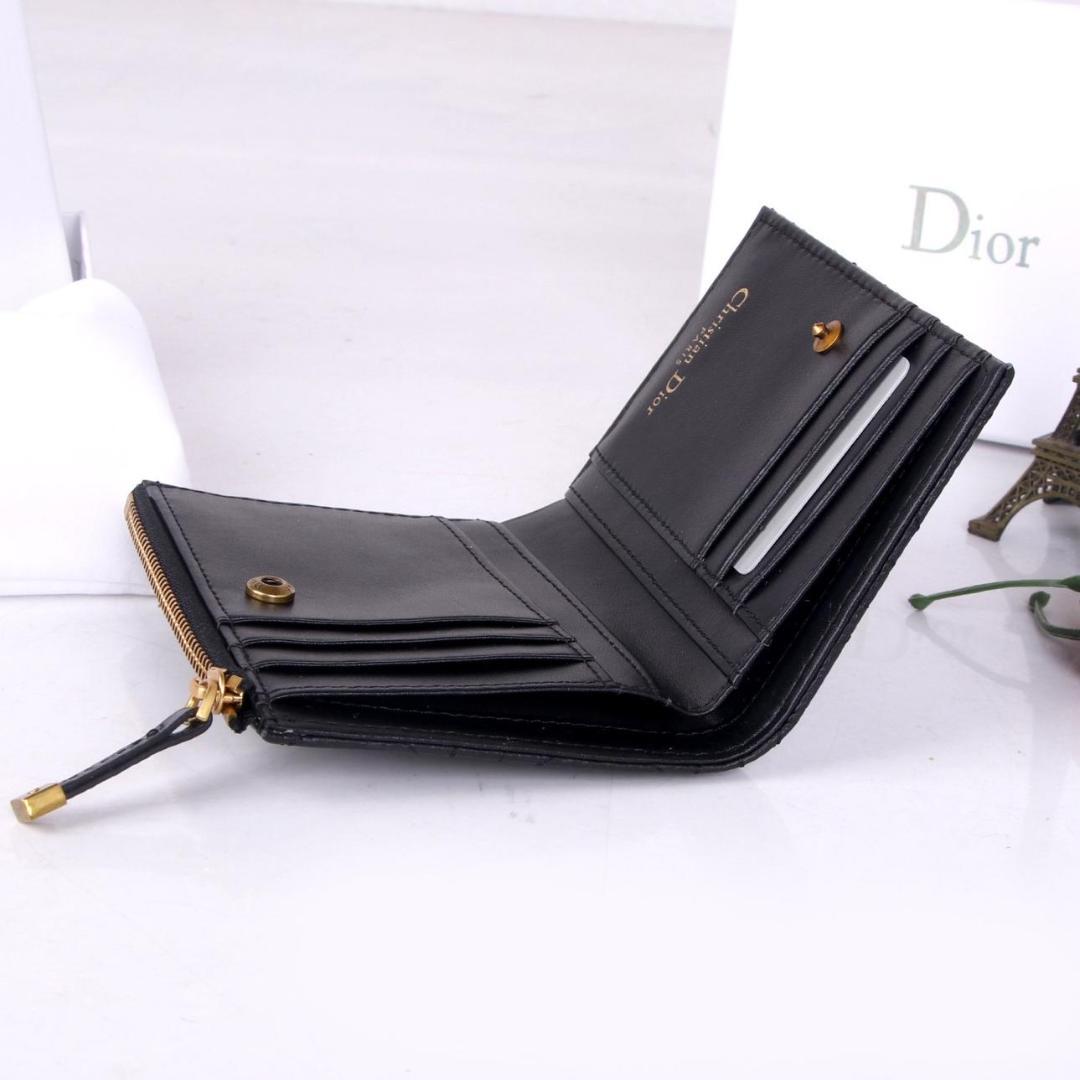 Christian Dior ブラック 二つ折り財布 - メルカリ
