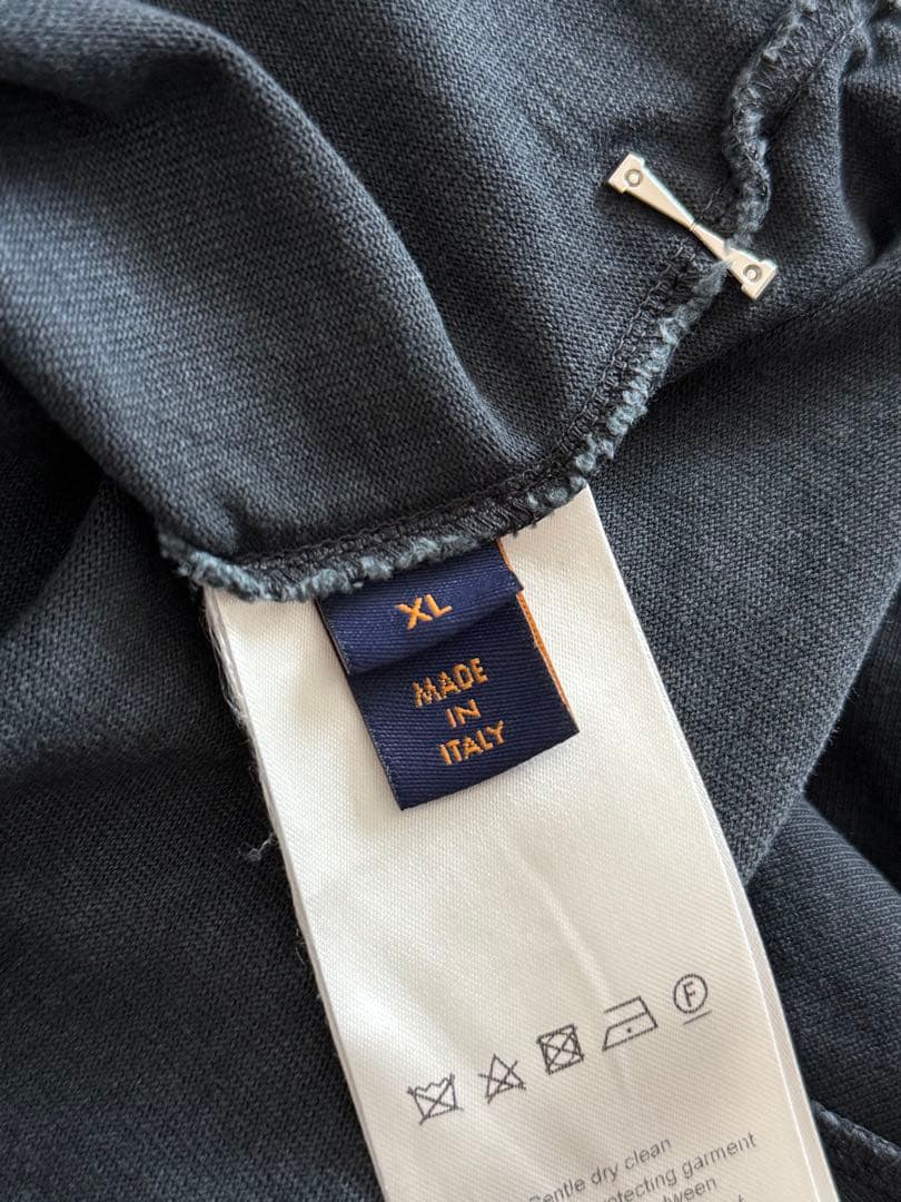 ルイヴィトン　louisvuittonインサイドアウト　Tシャツ