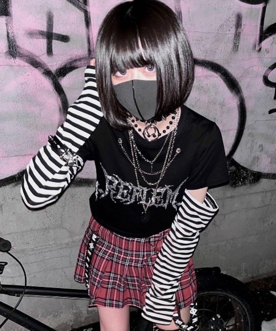 REFLEM レフレム チェーン付きラインストーンクロップドL/S Tee