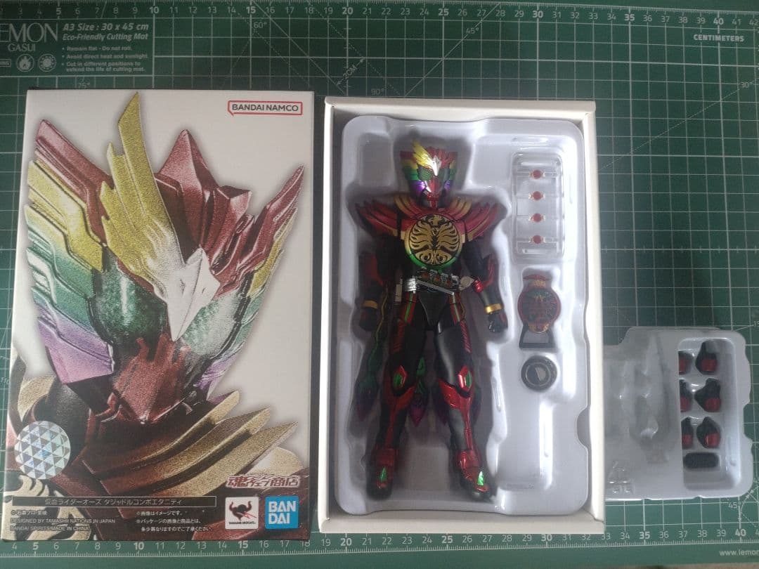 真骨彫 仮面ライダーオーズ タジャドルコンボエタニティBANDAI