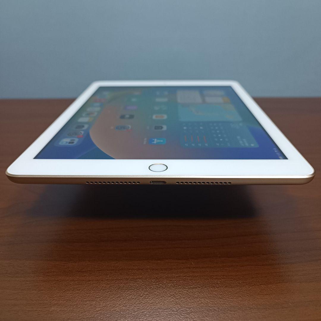 美品) iPad 9.7 第5世代 WiFi 128GB キーボード付き - メルカリ