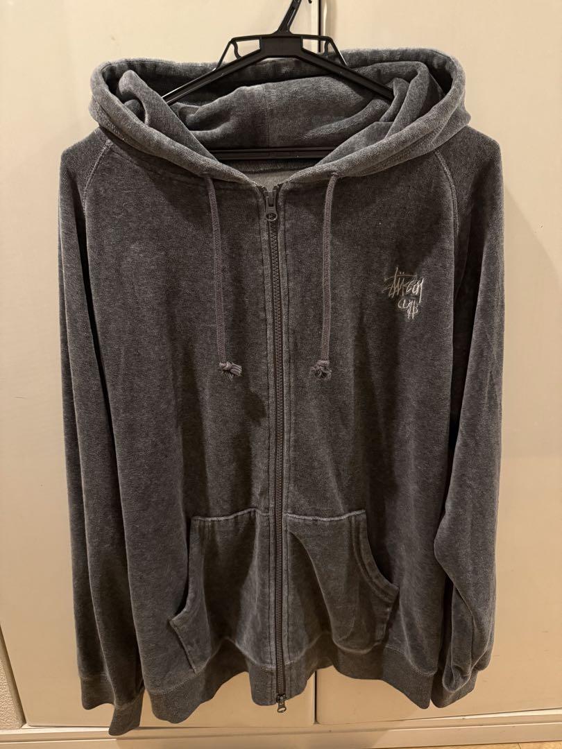 Stüssy グレー パーカー Sサイズ 中古・古着通販】stussy (ステューシー) ロゴプリントパーカー