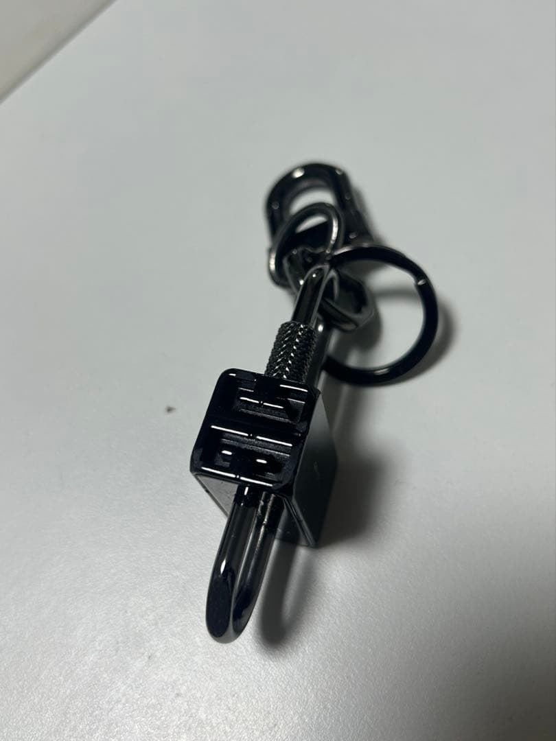 ジバンシィ 4Gキーホルダー(ブラック)MMW期 ジバンシィ 4Gキーホルダー(ブラック)MMW期