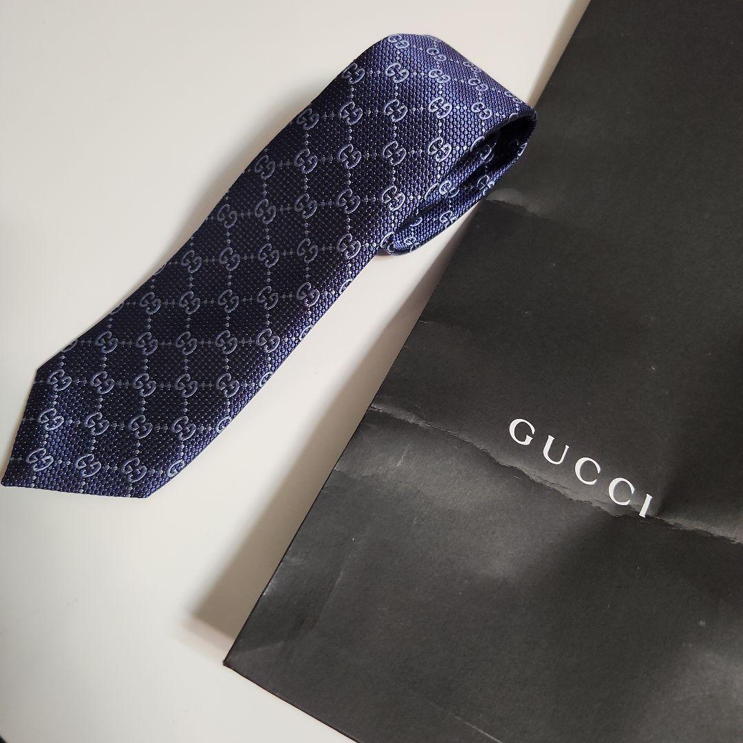 GUCCI ネイビー GGロゴ ネクタイ - メルカリ