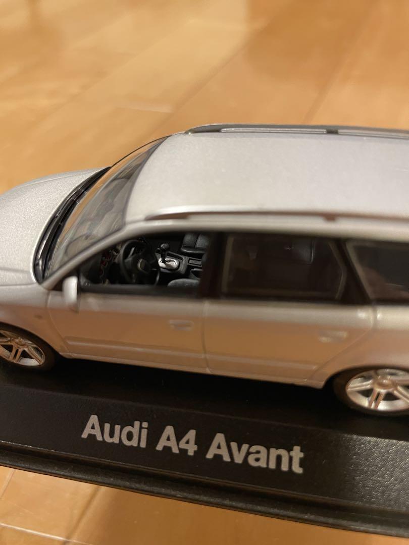 Audi A4 Avant ミニカー シルバー