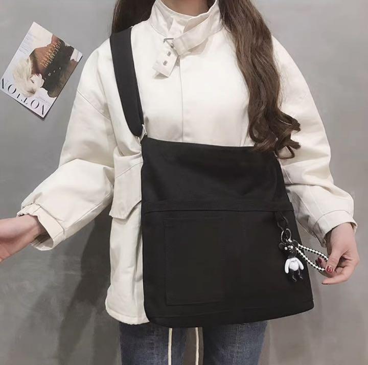 ショルダーバッグ 大容量 キャンパスバッグ 黒 韓国ファッション 新品未使用 ショルダーバッグ 大容量 キャンパスバッグ 黒 韓国ファッション 新品未使用