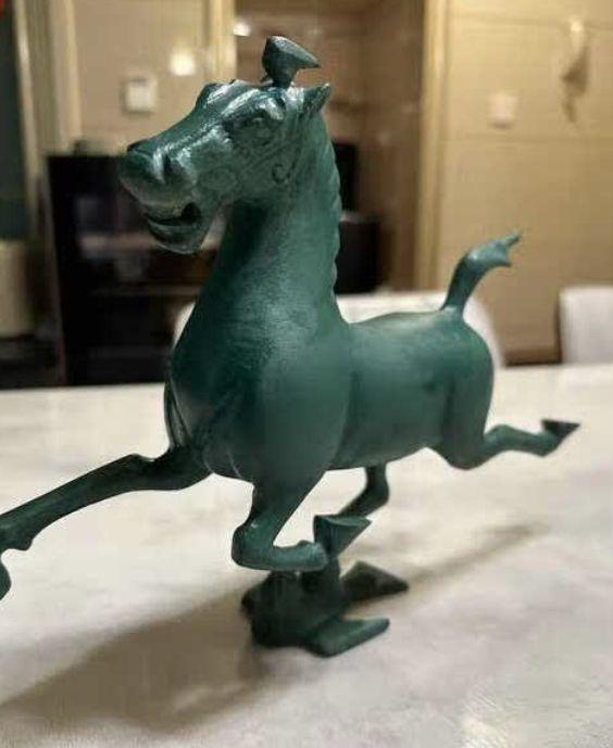 青銅製馬のインテリアオブジェ｜風格と威厳を備えた逸品