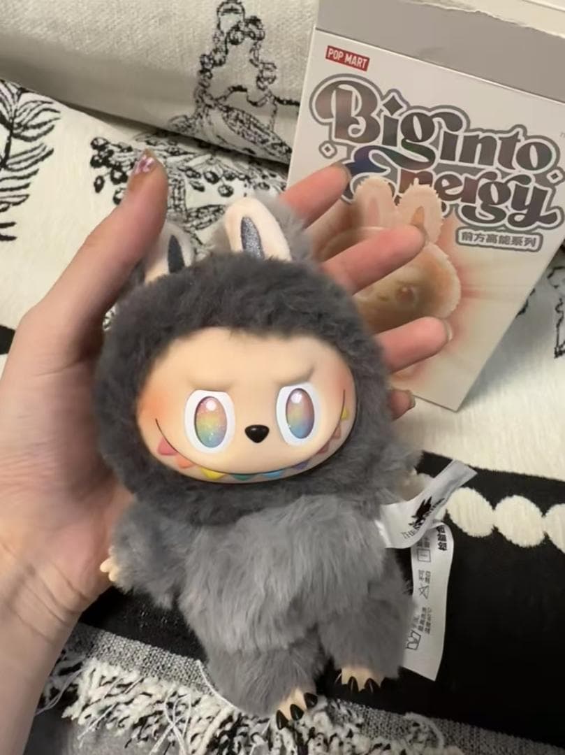 LABUBU ラブブBig into Energy シークレット グレー